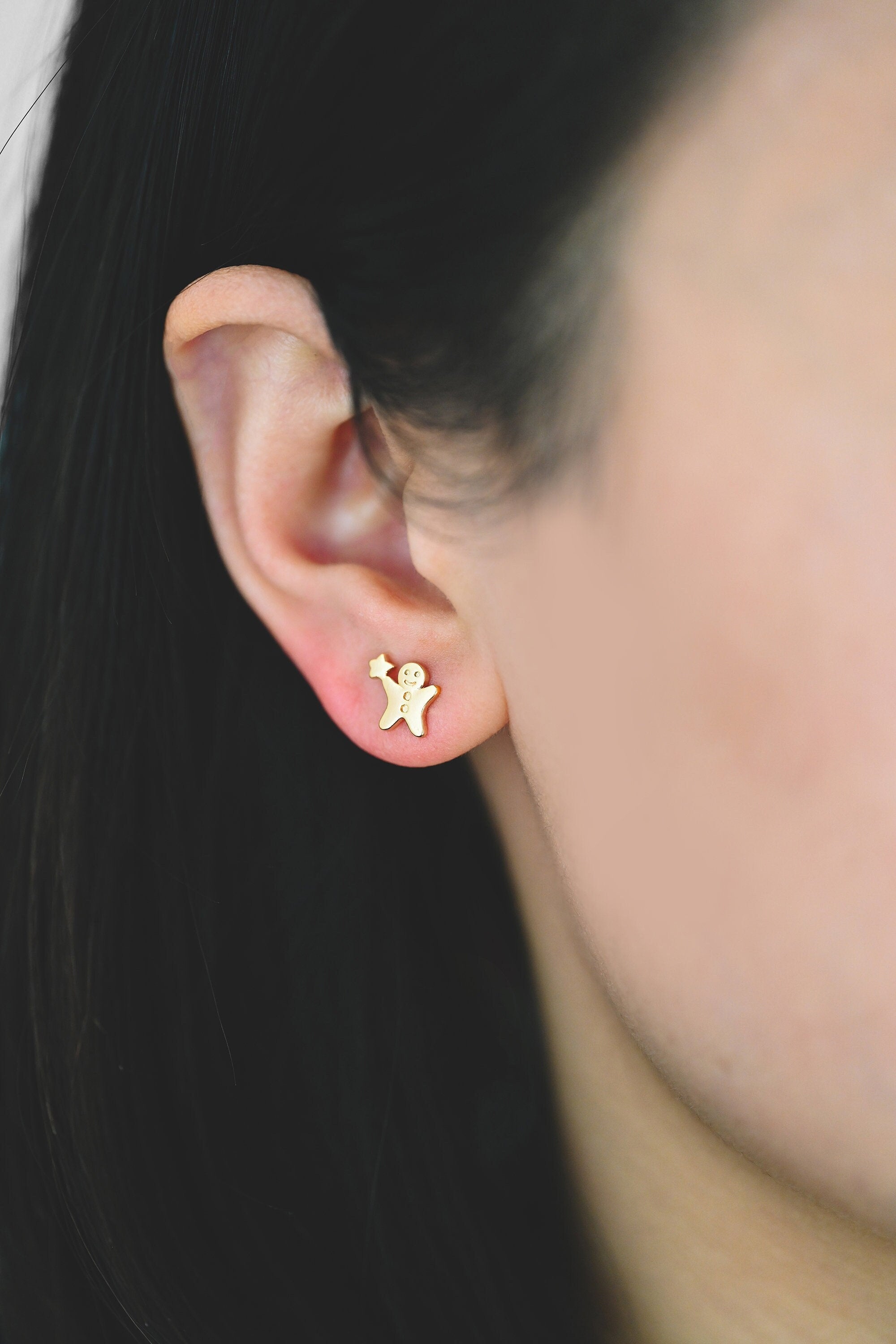 10pcs Gold Gingerbread Man Earrings 8x9mm, Gold plated Brass Christmas Stud Earrings (GB-4100)